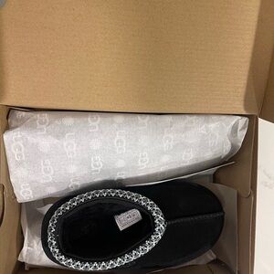 UGG Tasman Black Slip-Ons